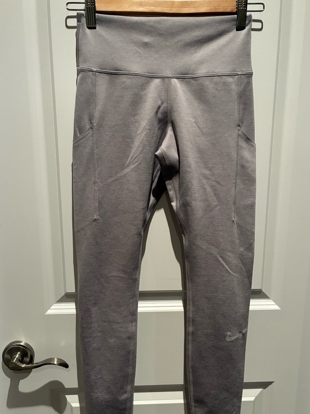 Nike Women's Light Gray High-Waist Jogger Leggings